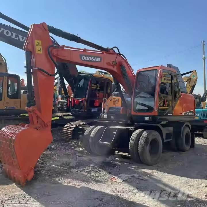 Doosan DX150W Escavadoras de rodas
