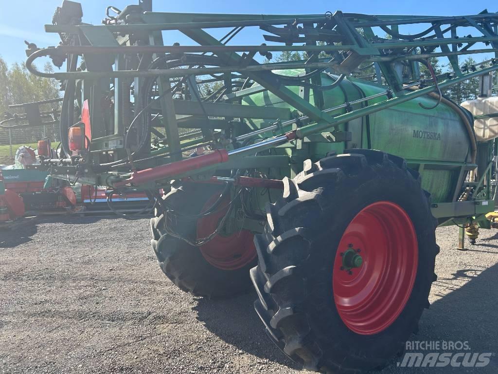 Moteska M2500 Pulverizadores rebocados