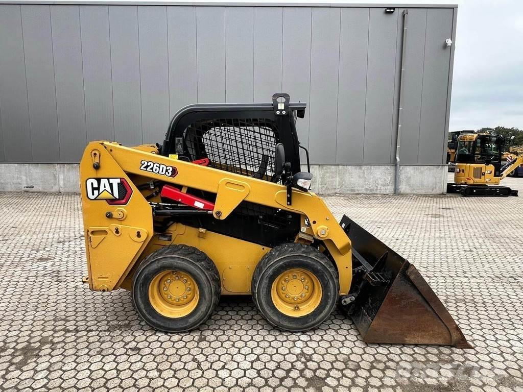 CAT 226D Carregadoras de direcção deslizante