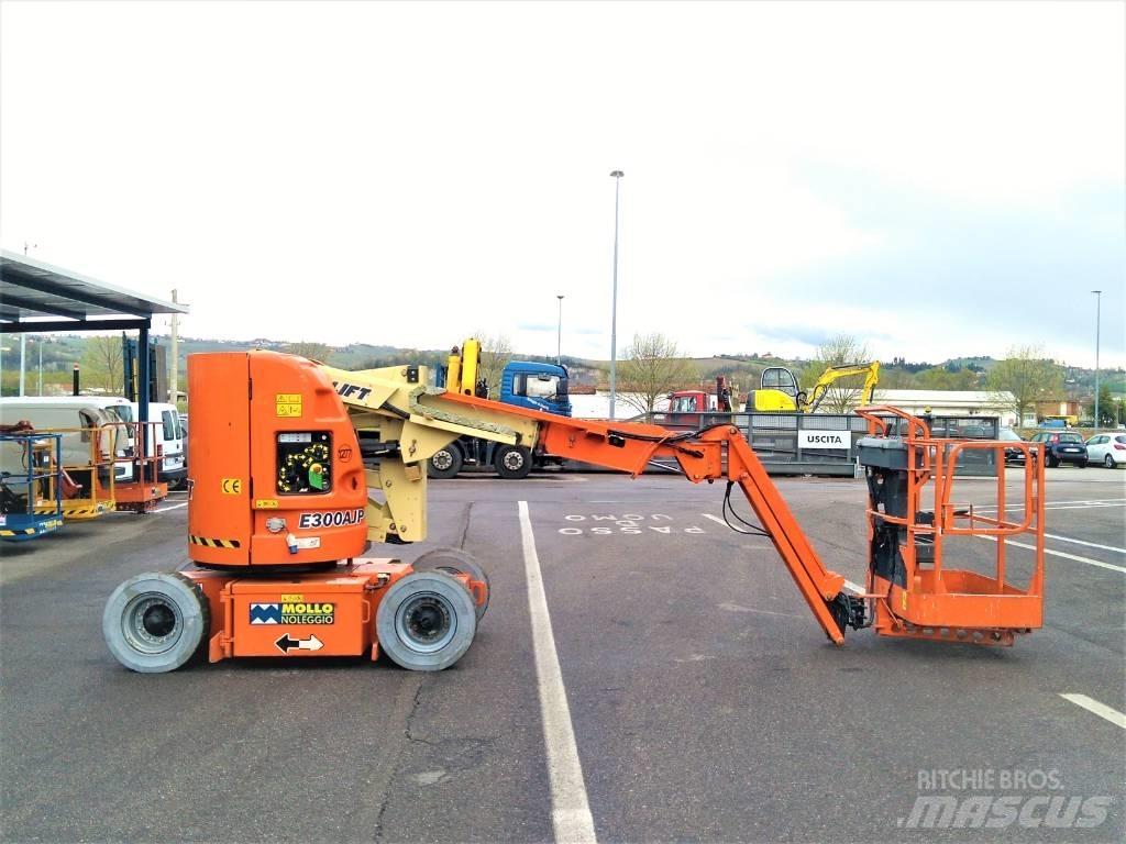 JLG E 300 AJP Elevadores braços articulados