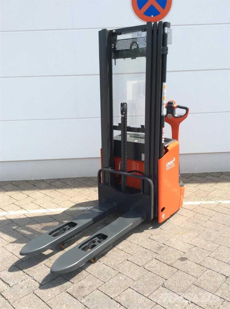 Linde L12I Self propelled stackers