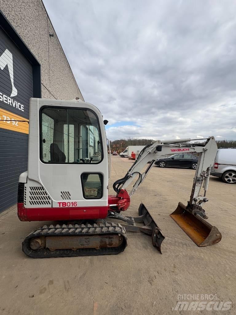 Takeuchi TB016 Mini Escavadoras <7t