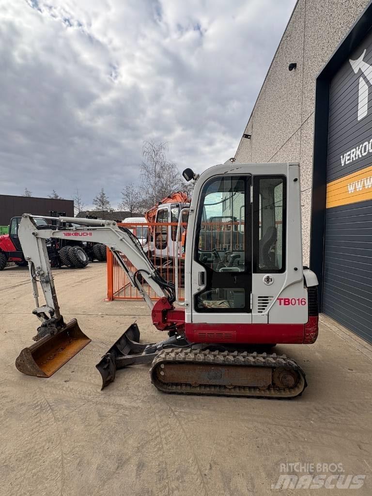 Takeuchi TB016 Mini Escavadoras <7t