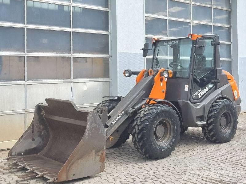 Hitachi ZW 95-6 Carregadoras de direcção deslizante