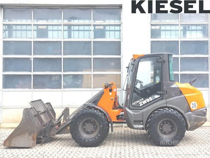 Hitachi ZW 95-6 Carregadoras de direcção deslizante