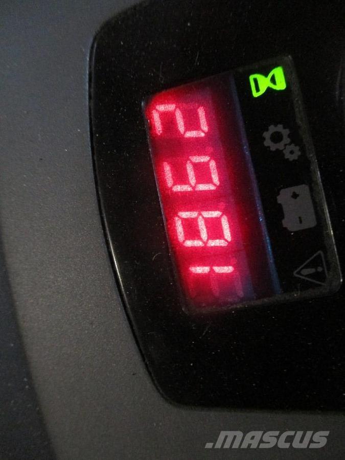 Toyota LPE200 Porta-paletes com plataforma