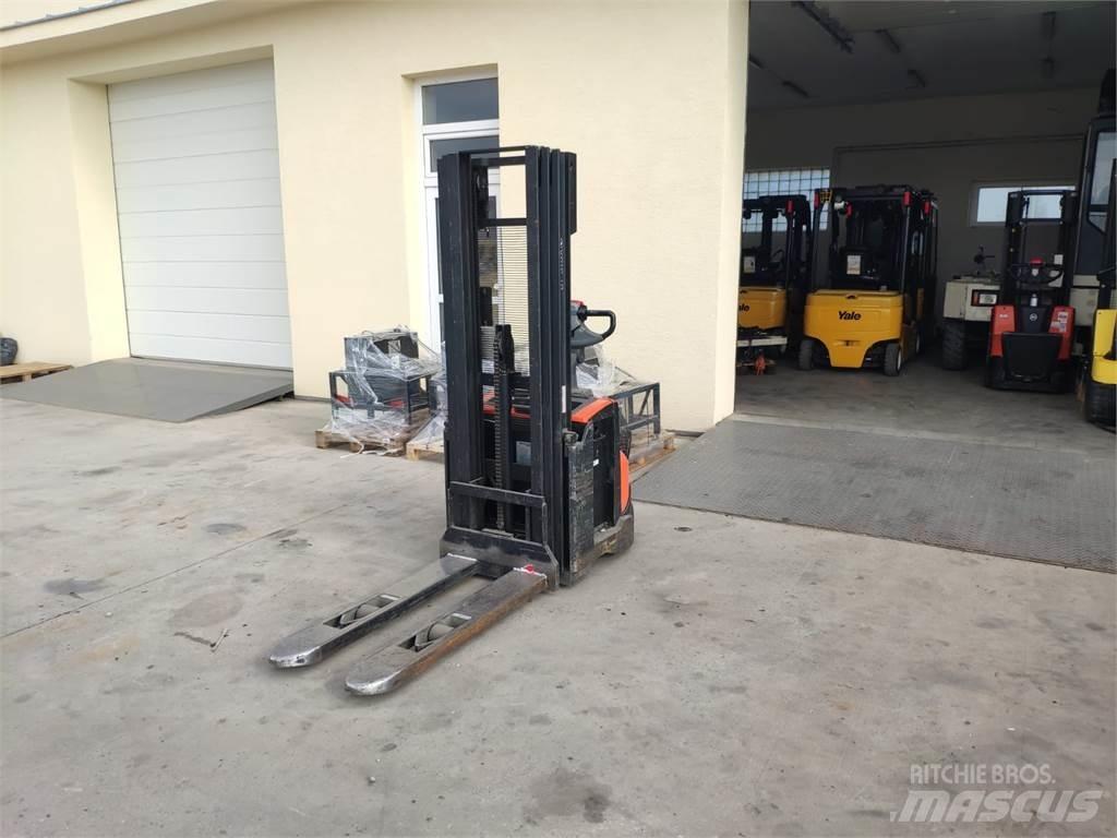 BT SWE120 Empilhador para operador externo