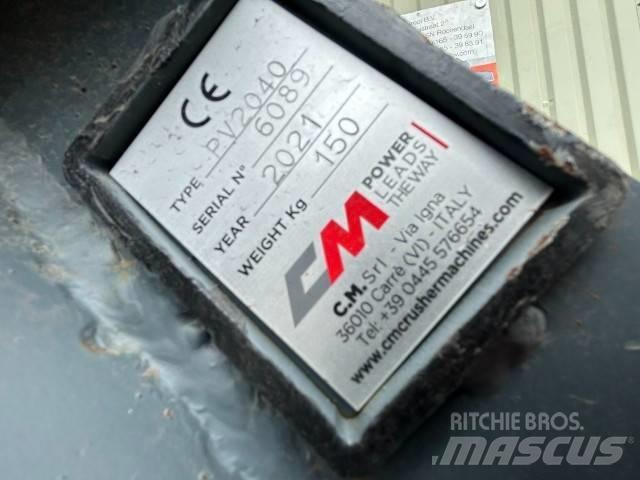  Trilblok CW 0 Bate-estacas vibratório