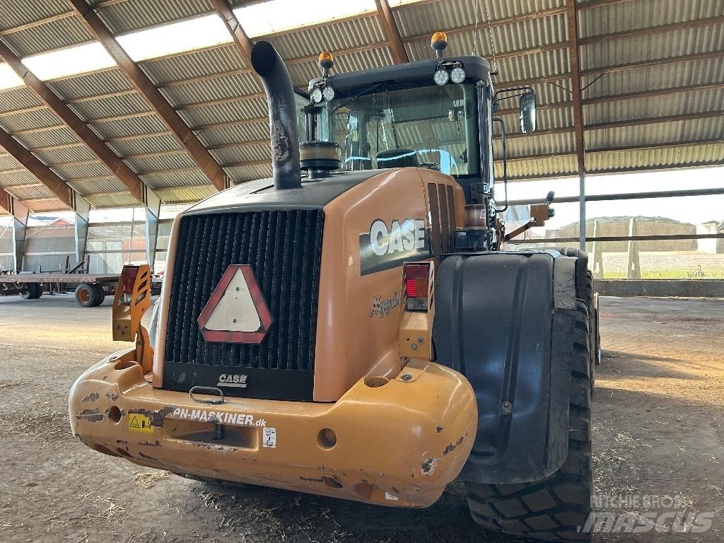 CASE 821 E Pás carregadoras de rodas