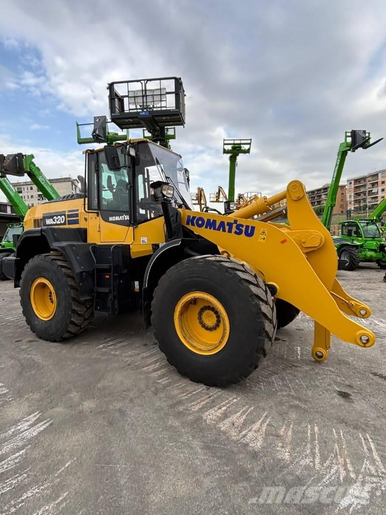Komatsu WA 320-8 Pás carregadoras de rodas