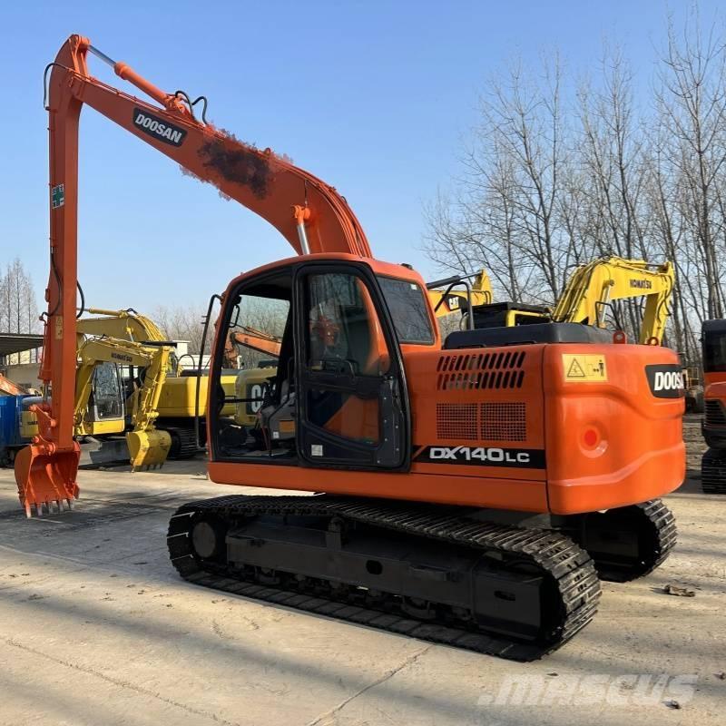 Doosan DX 140 Escavadoras Midi 7t - 12t