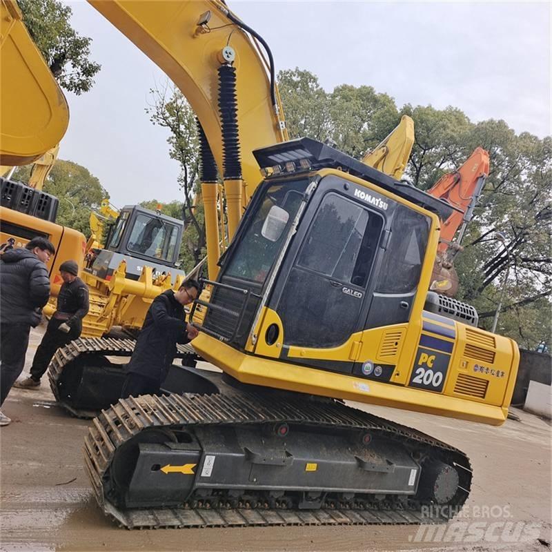 Komatsu PC200-8 Escavadoras de rastos
