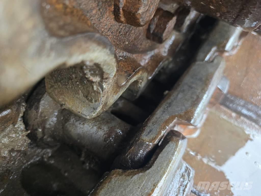 Hitachi ZX 210 Escavadoras de rastos