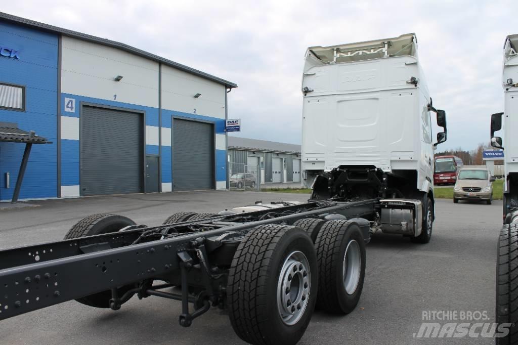 DAF XG530 FAN Camiões de chassis e cabine