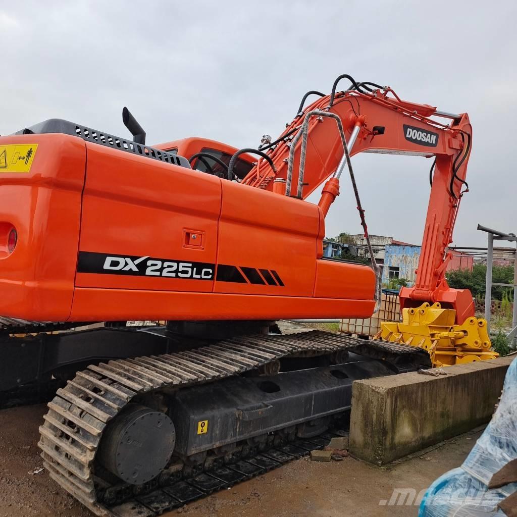 Doosan DX 225 Escavadoras de rastos