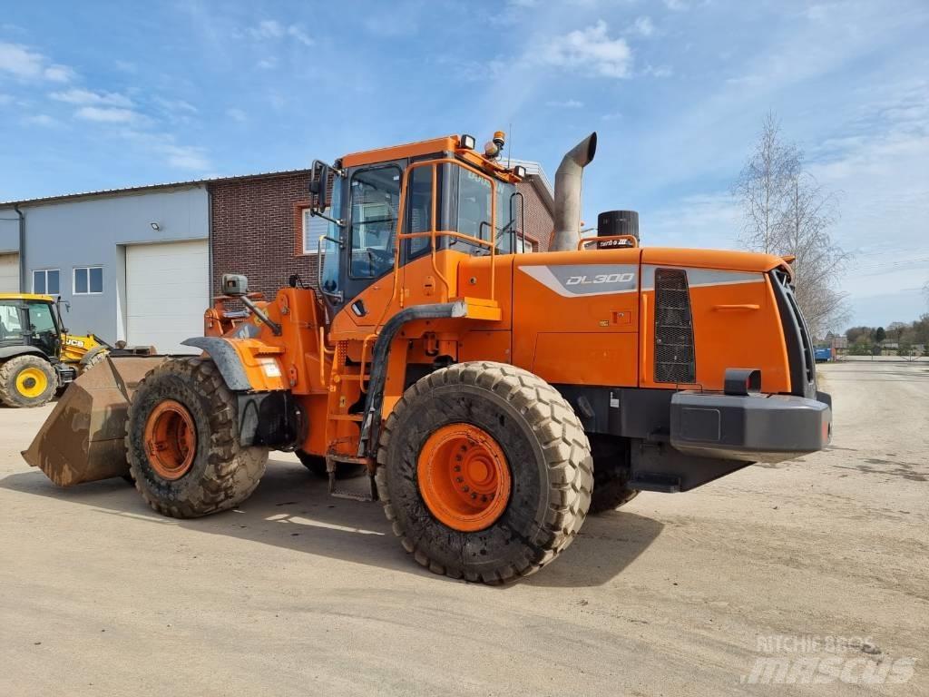 Doosan DL 300-5 Pás carregadoras de rodas