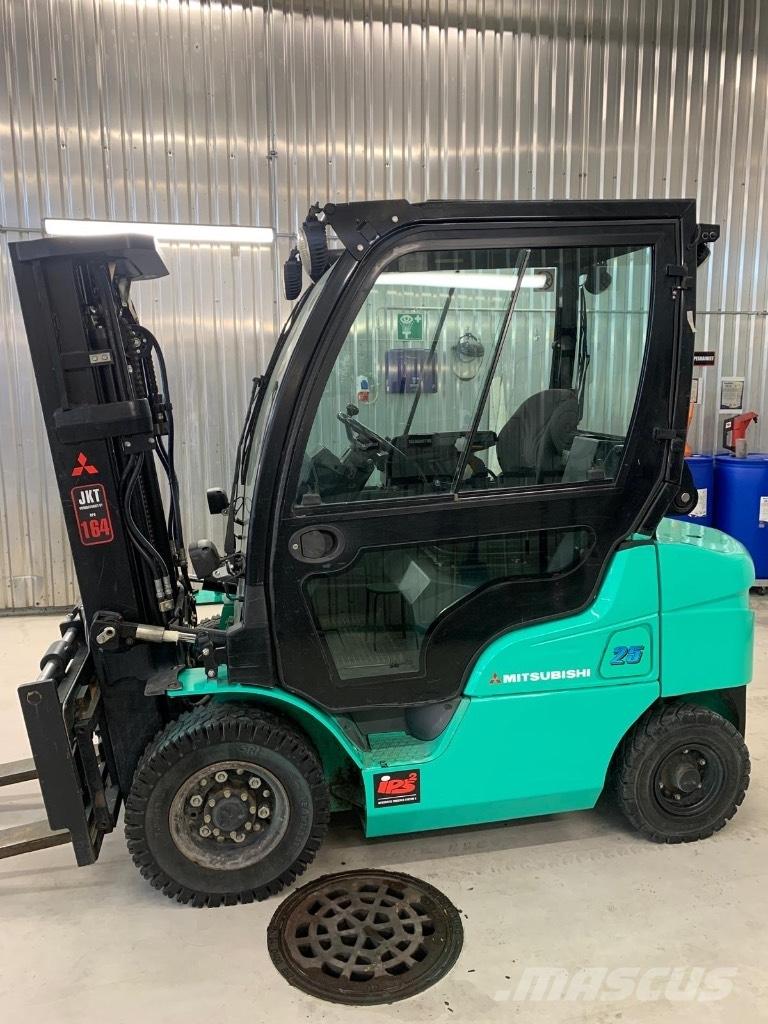 Mitsubishi FD 25 N2 Empilhadores Diesel