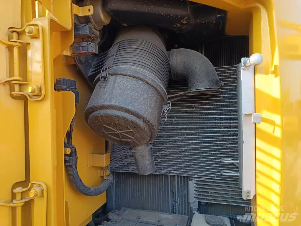 Komatsu PC138 Escavadoras Midi 7t - 12t