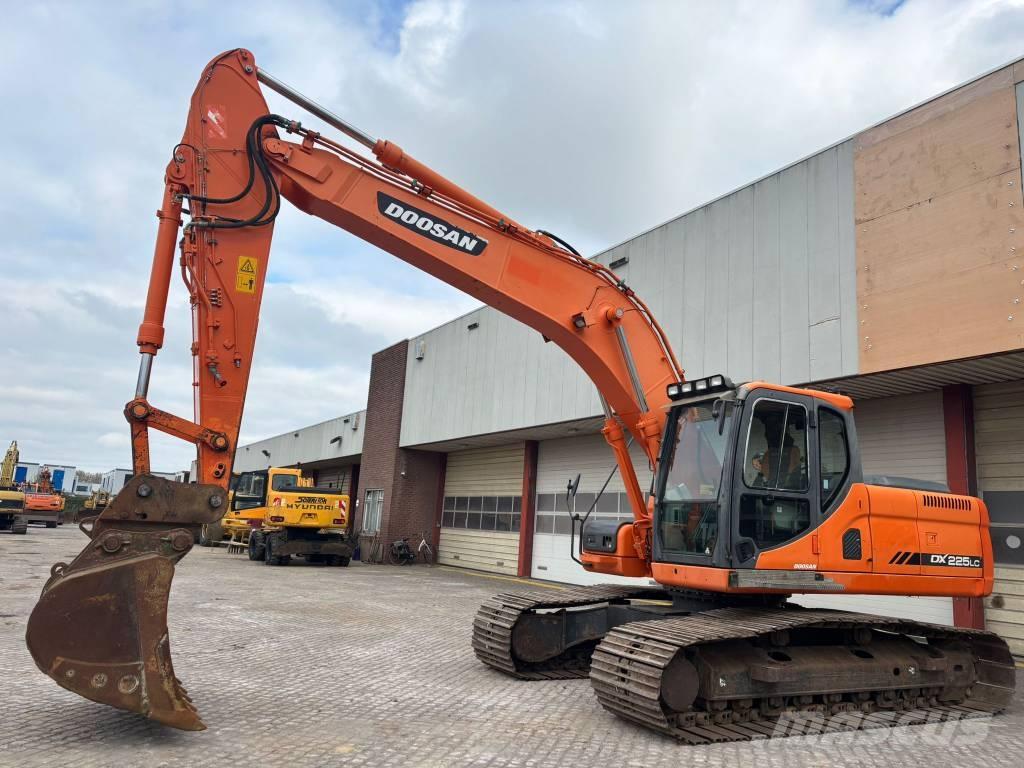 Doosan DX 225 LC Escavadoras de rastos
