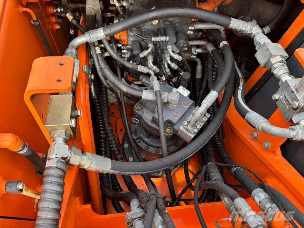 Doosan DX 225 LC Escavadoras de rastos