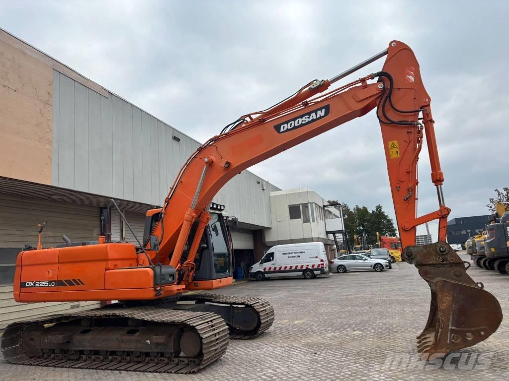 Doosan DX 225 LC Escavadoras de rastos