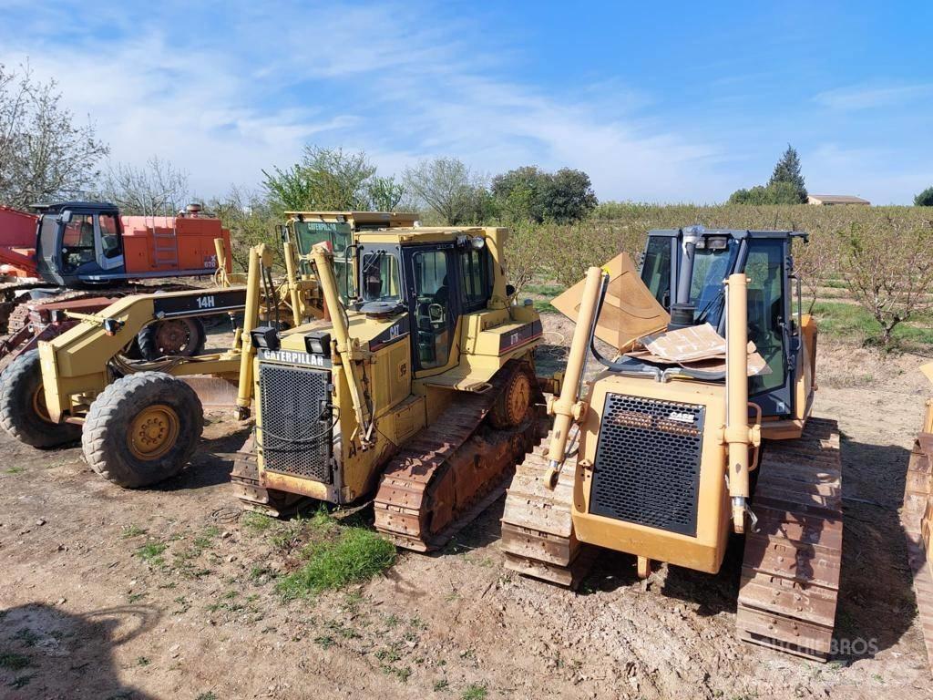 CASE 1850K Dozers - Tratores rastos