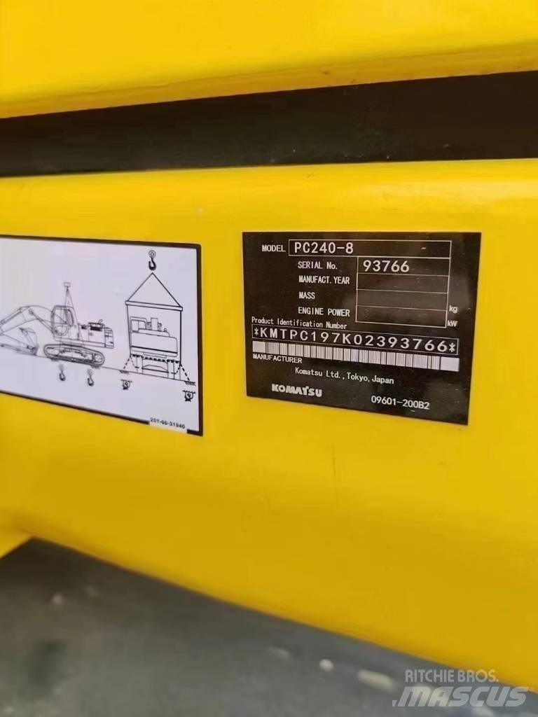 Komatsu 240LC-8 Escavadoras de rastos
