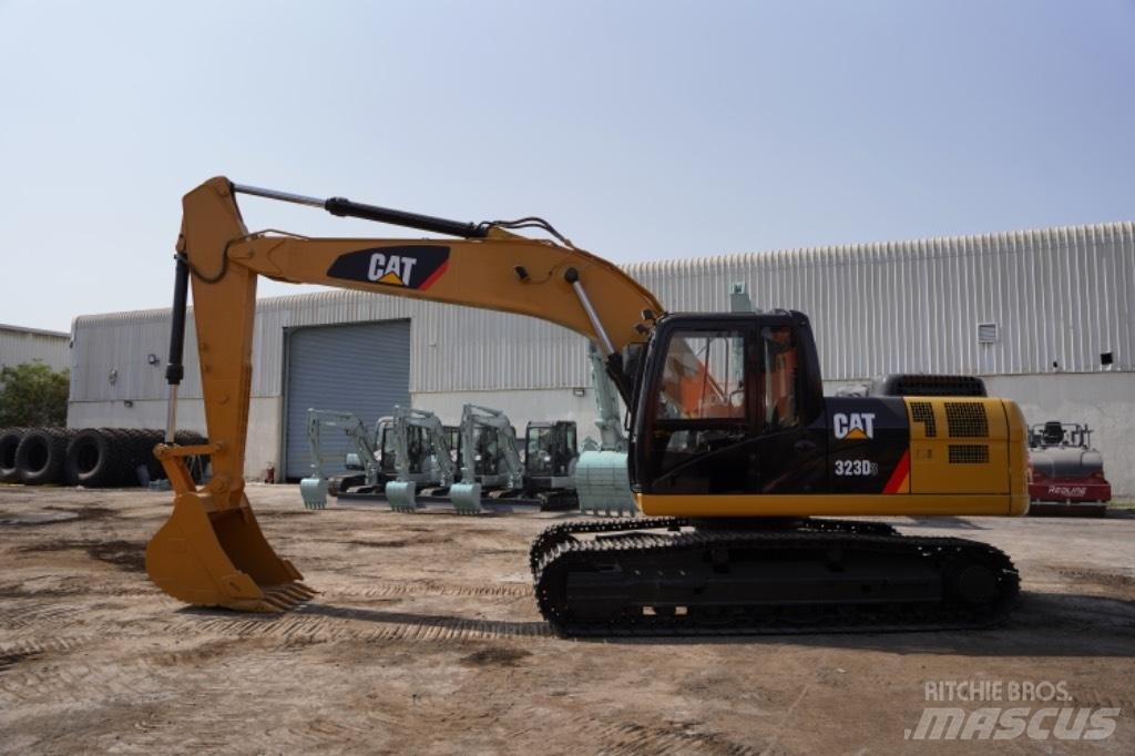 CAT 323D3 Escavadoras de rodas