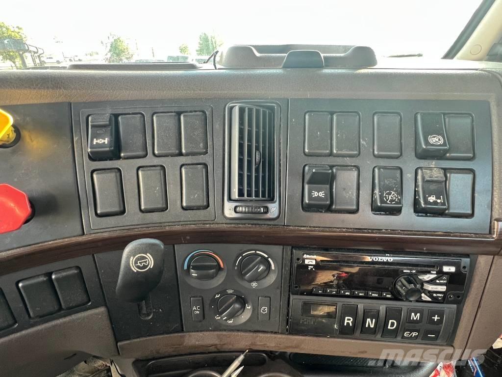 Volvo VNL 42 T300 Tractores (camiões)