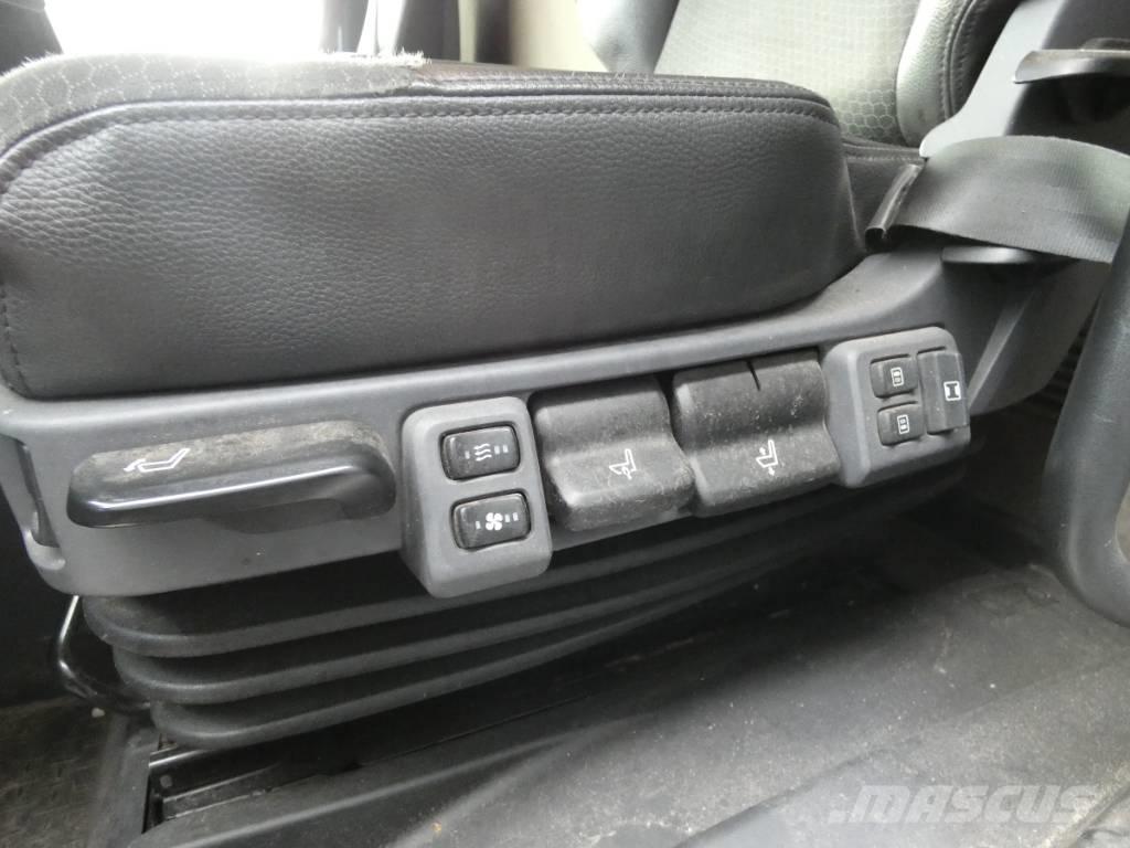 Scania P 250 Camiões estrado/caixa aberta