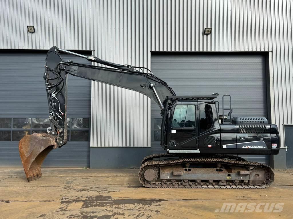 Doosan DX225LC-5 Escavadoras de rastos