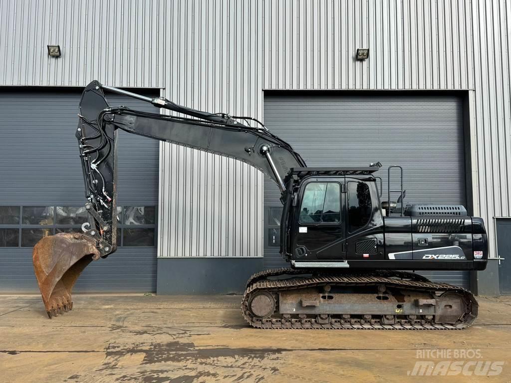 Doosan DX225LC-5 Escavadoras de rastos