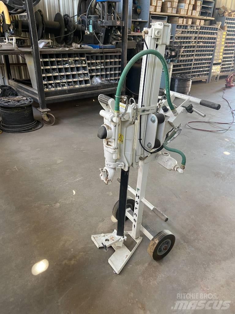  Minnich Hornet 24/22 Acessórios para betão