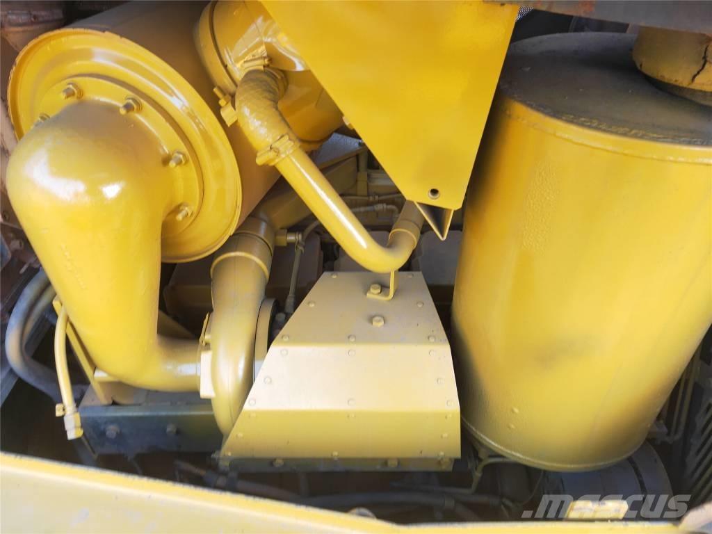 Komatsu D155AX-5 Dozers - Tratores rastos