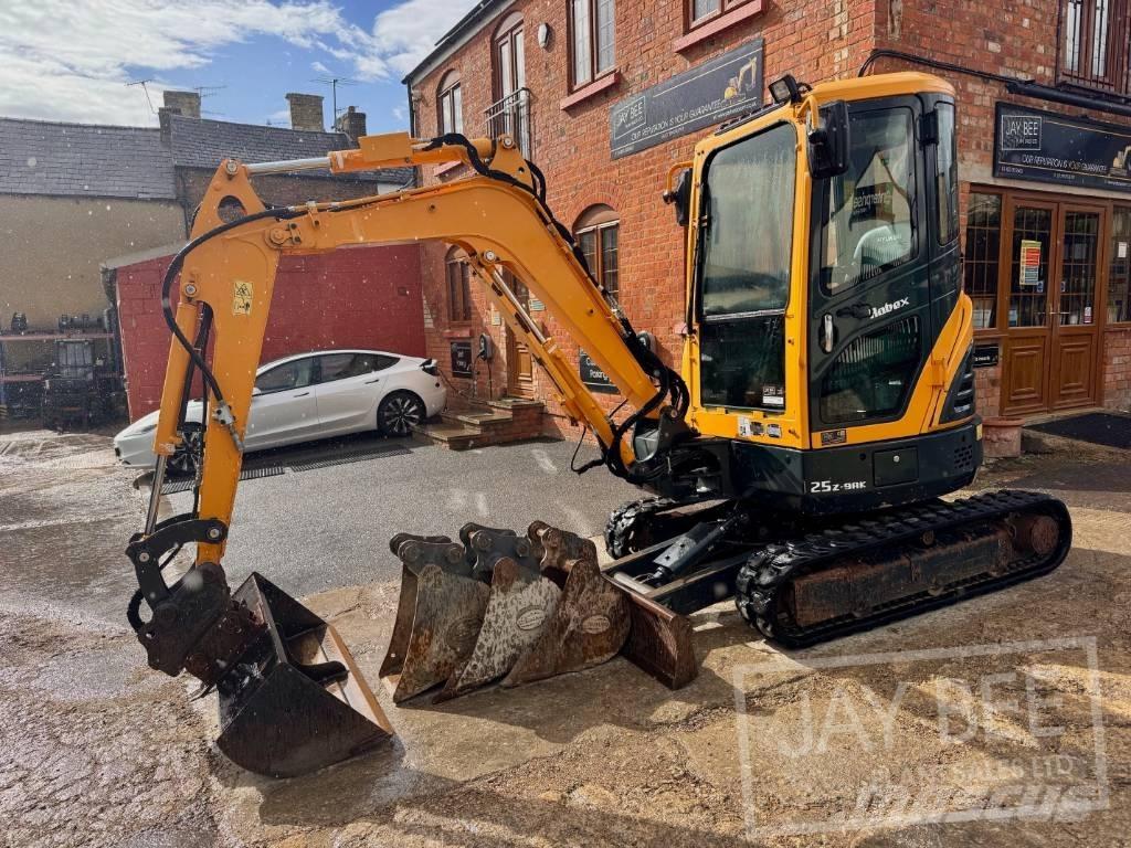 Hyundai R25Z-9 AK Mini Escavadoras <7t