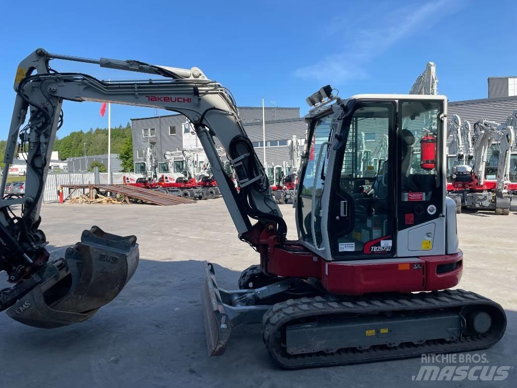 Takeuchi TB 257 FR Mini Escavadoras <7t