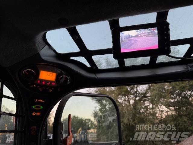 Bobcat T 740 Carregadoras de direcção deslizante