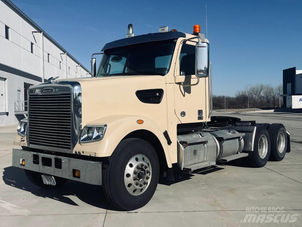 Freightliner 122 SD Tractores (camiões)