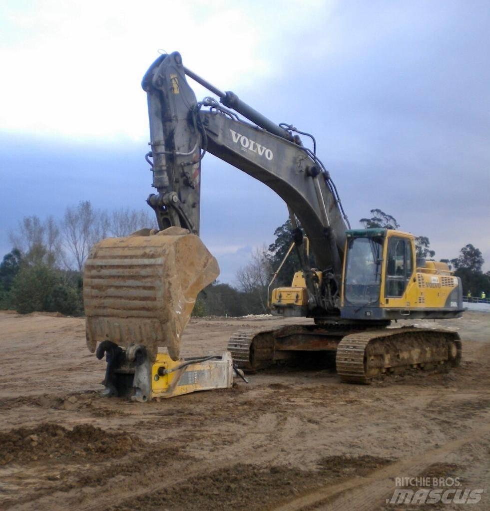 Volvo EC 460 B LC Escavadoras de rastos