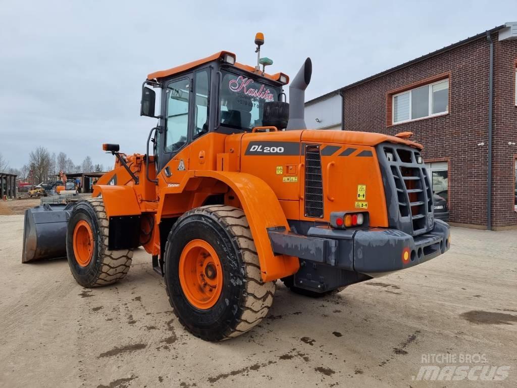 Doosan DL 200-3 Pás carregadoras de rodas