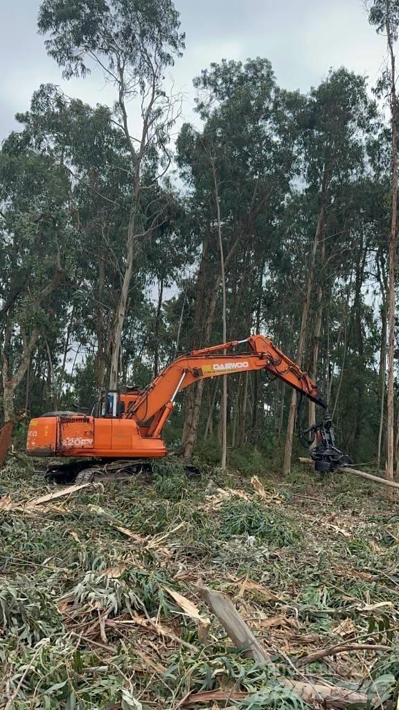 Daewoo 220 Escavadoras florestais