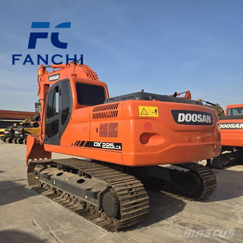 Doosan DX 225 LC Escavadoras de rastos