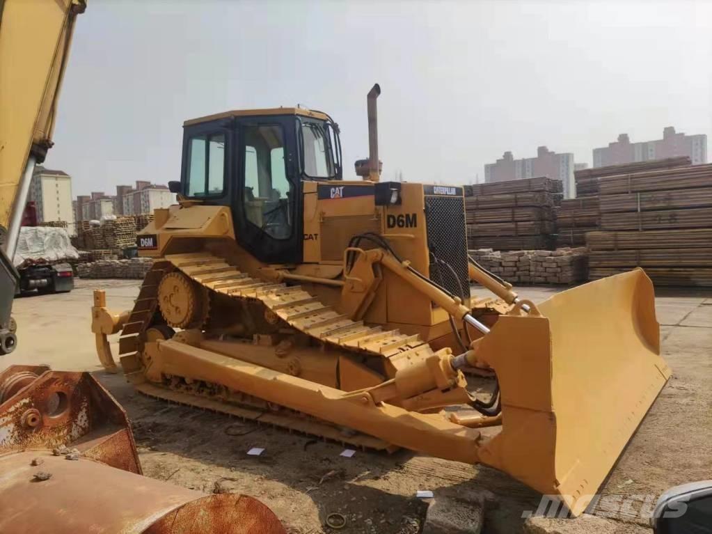 CAT D 6M Dozers - Tratores rastos