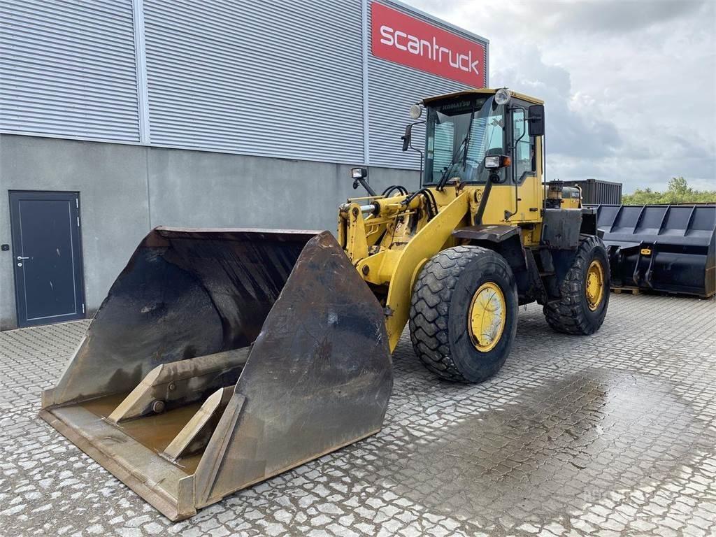Komatsu WA270-3 Pás carregadoras de rodas