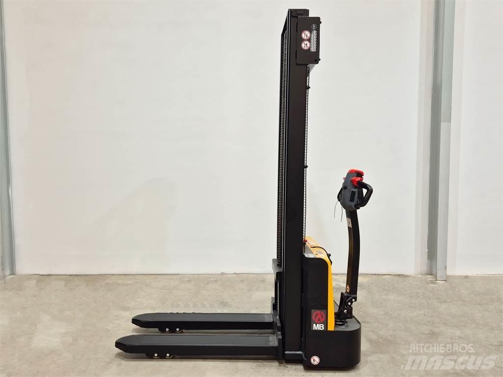 ESL122 2S360 Empilhador para operador externo