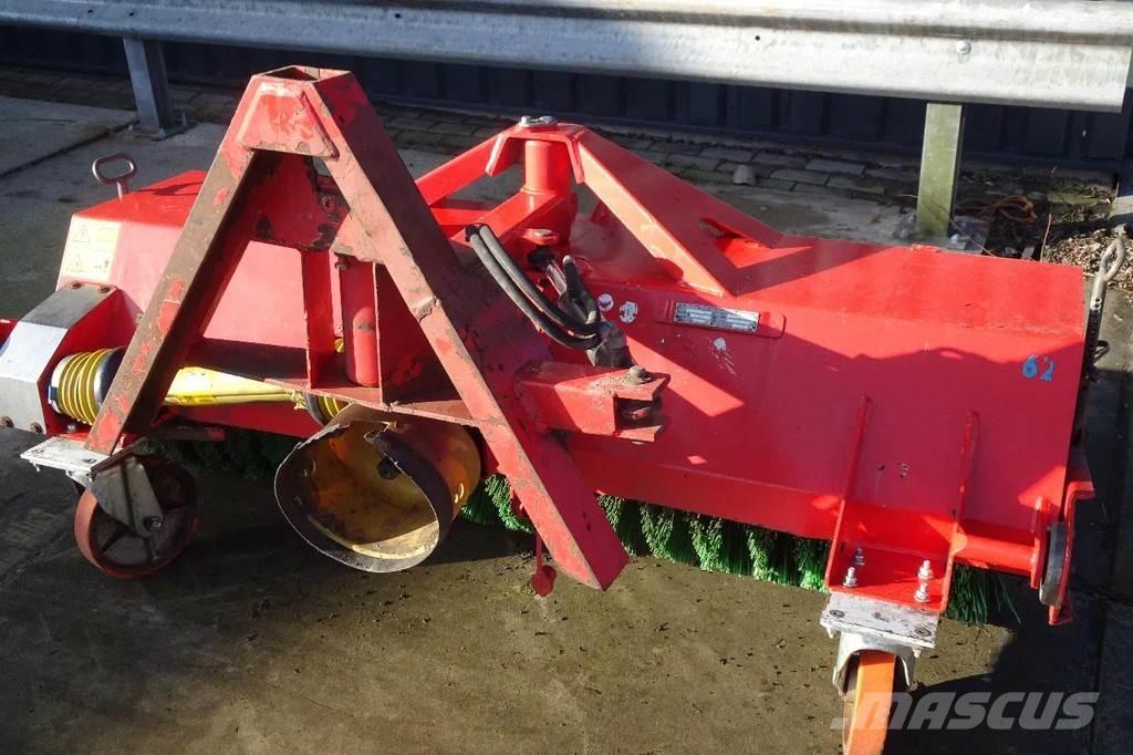 Dücker Veegmachine Camiões varredores