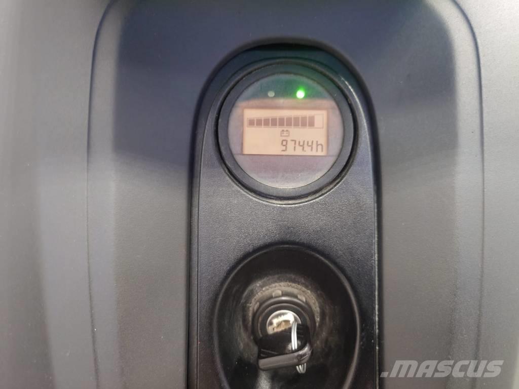 Linde L12/1172 Empilhador para operador externo