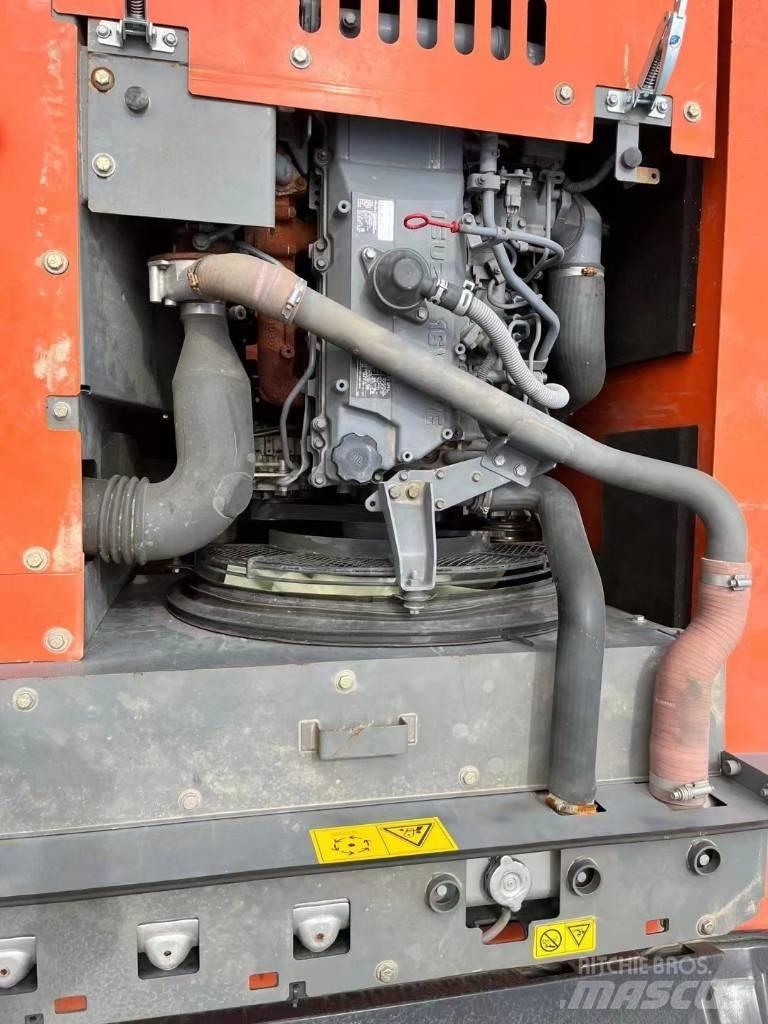 Hitachi ZX 240-3 Escavadoras de rastos