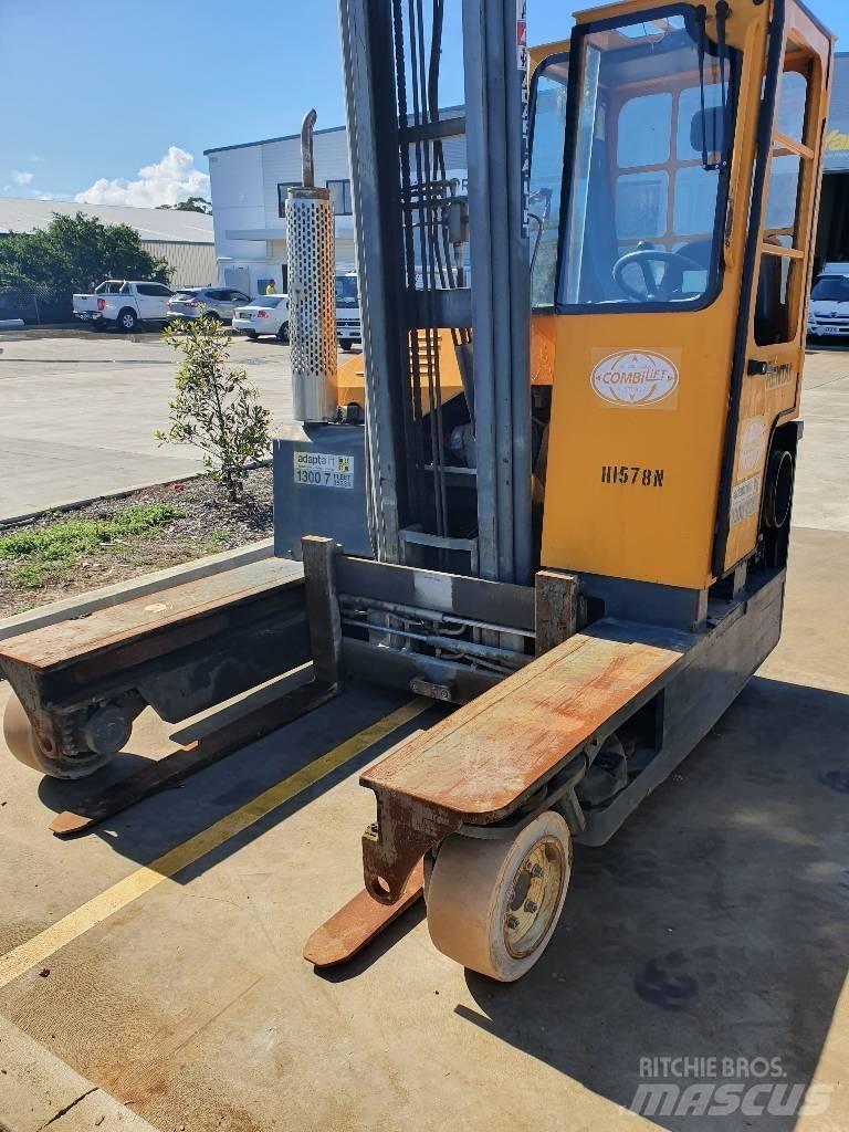 Combilift C3000 Carregadores laterais