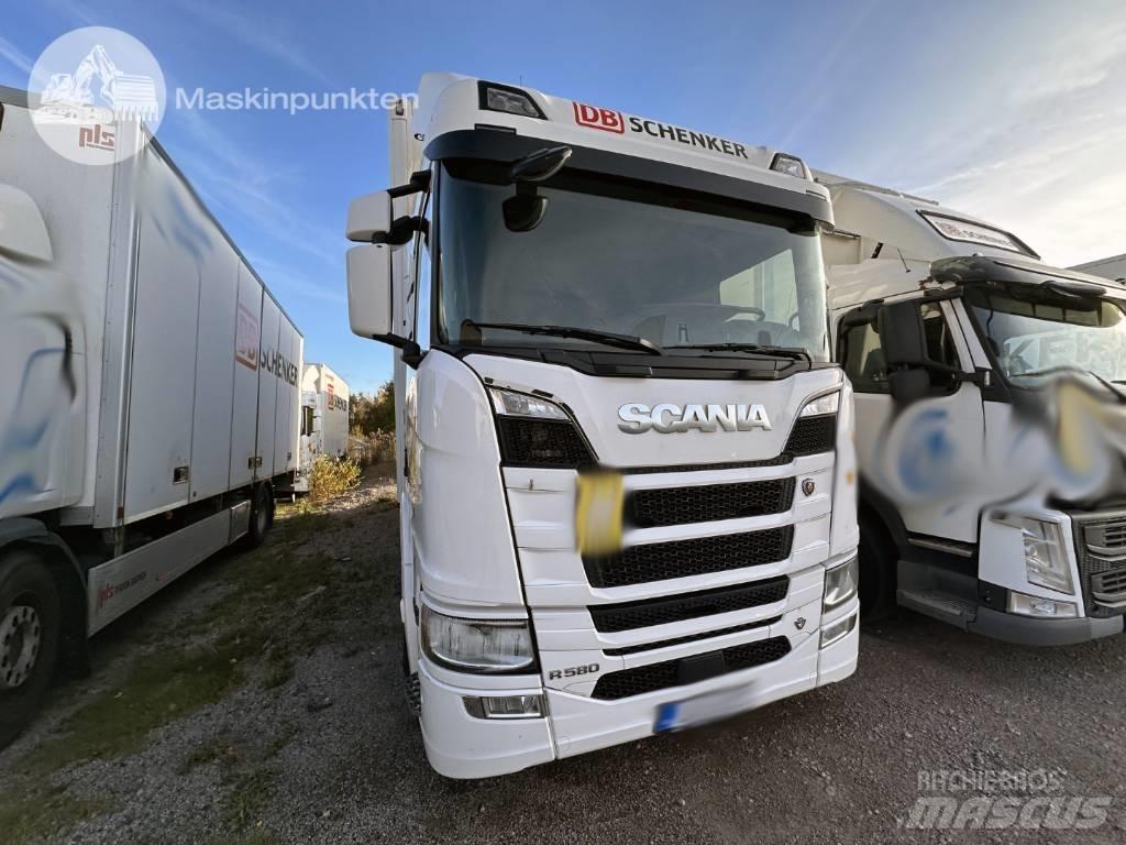 Scania R 580 Camiões de caixa fechada